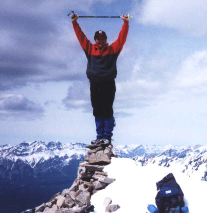 Hmmm...need to get an ice axe for these summit photos...