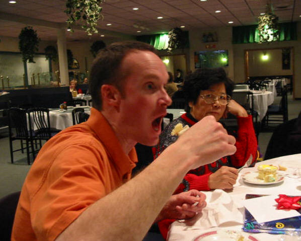 Dan actually picked out the cake for Kelly.