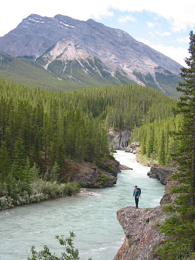 That rock outcrop that Chris is standing on is actually frighteningly narrow!