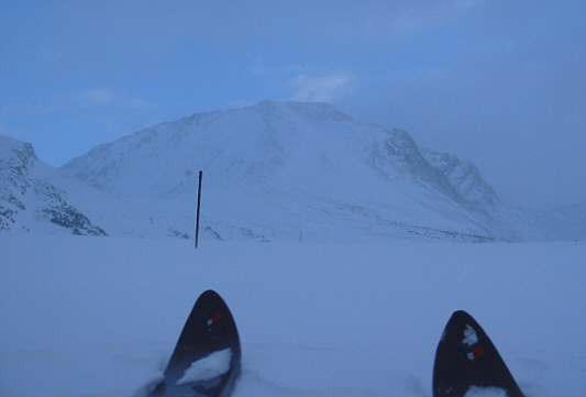 The wands really help with navigating across Ptarmigan Lake.
