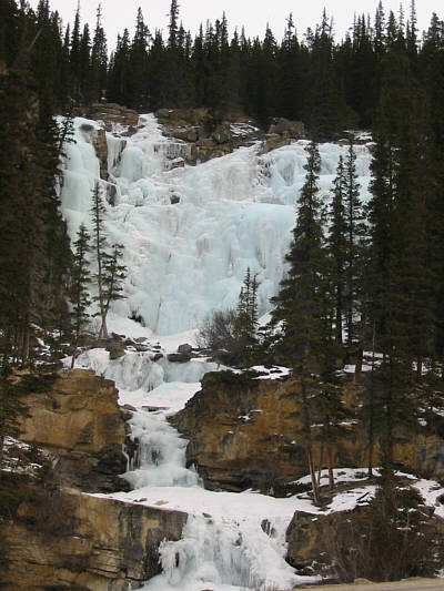 Looks like a good ice climb.