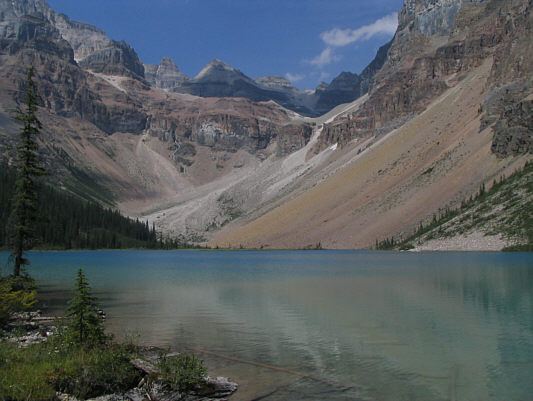 The Hind Hut can be reached by the scree ramp at the far end of the lake.