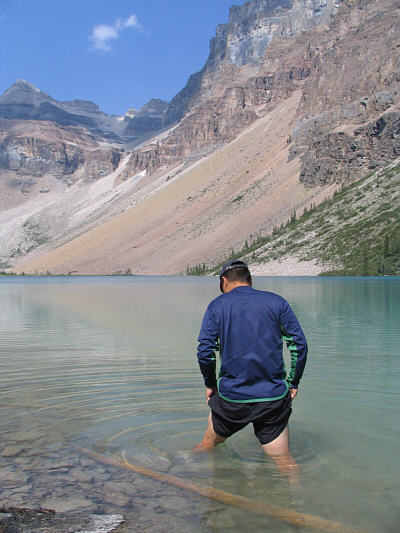 Yowwww! That water is f**king freezing!!!!