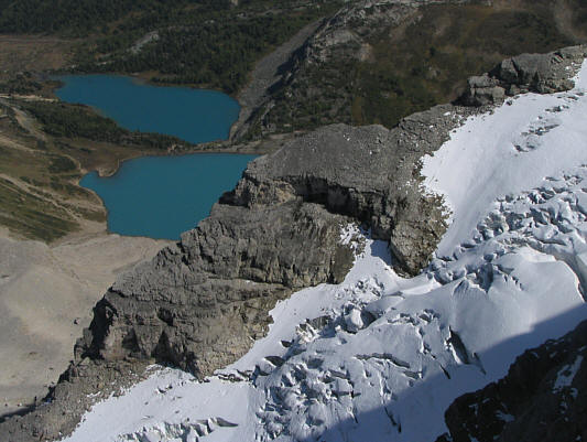 That glacier in the foreground looks wild!
