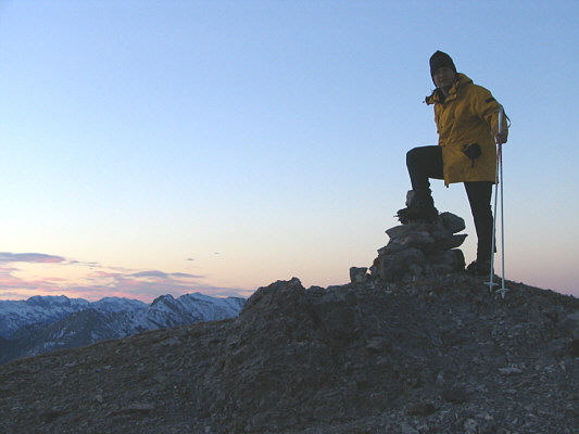 I wouldn't recommend this as a day trip from Calgary...