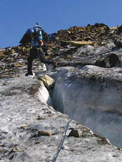 Kelly actually took a painful spill just moments before this photo was taken.