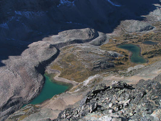 That moraine looks sorta like the Great Wall of China.