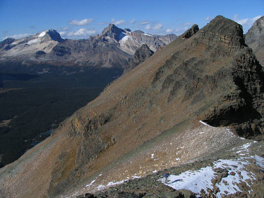 At the bottom, Wietse is making a Slurpee in his water bottle with the snow. Make sure that snow isn't yellow, Wietse!