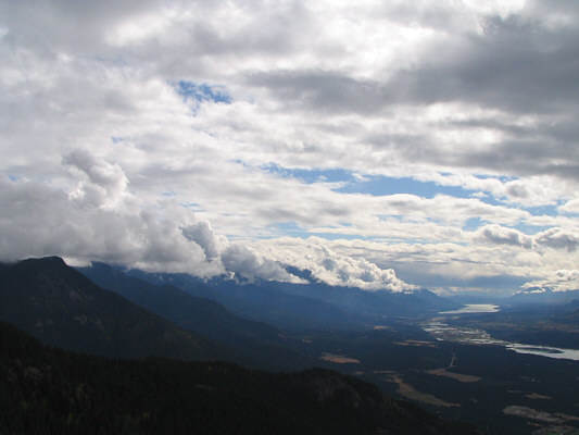 Despite the clouds, conditions were quite pleasant at the summit.