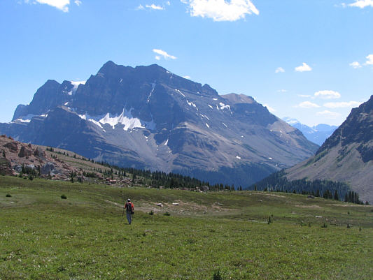 Still a long way from the trail head...