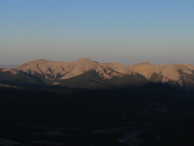I'd like to try hiking the north ridge one of these days...