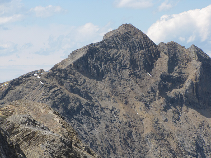 Very interesting syncline and anticline formations.