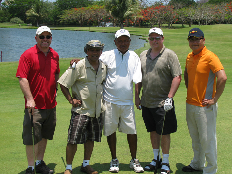 We tipped Ricardo a total of 400 pesos for a job well done.