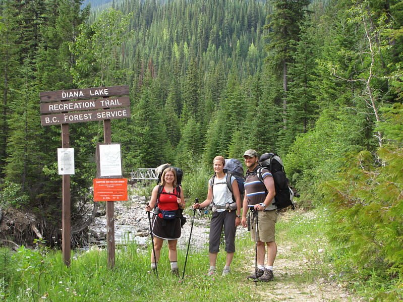 Just a few metres beyond, the trail has collapsed into the creek bed.