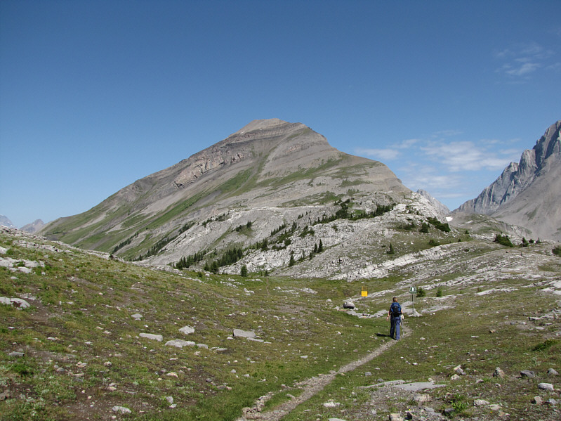 There were lots of people wandering all over the pass on this day.