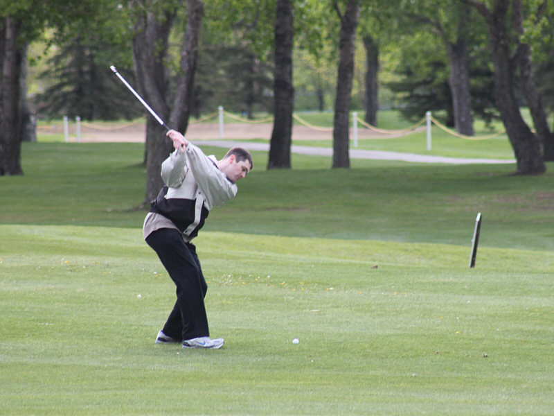 Nice looking swing, Chris!