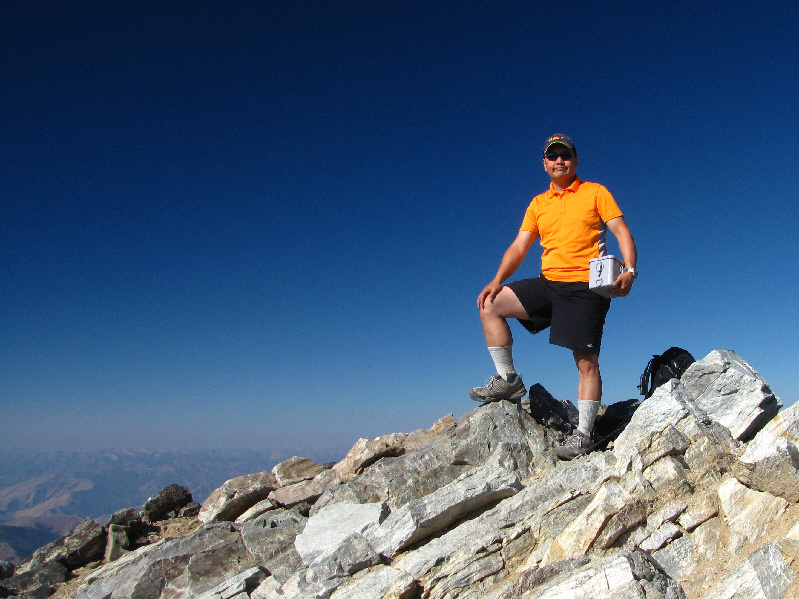 Mark Isleifson (www.travelsoftheorangeshirt.com) would be proud of what I'm wearing!