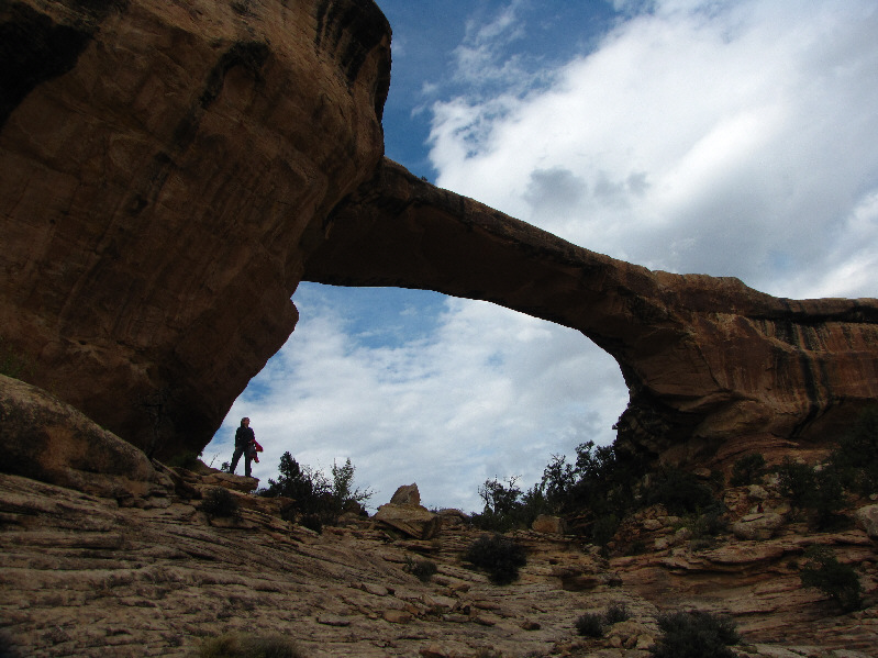 Kinda reminds me of the Guardian of Forever portal from Star Trek!