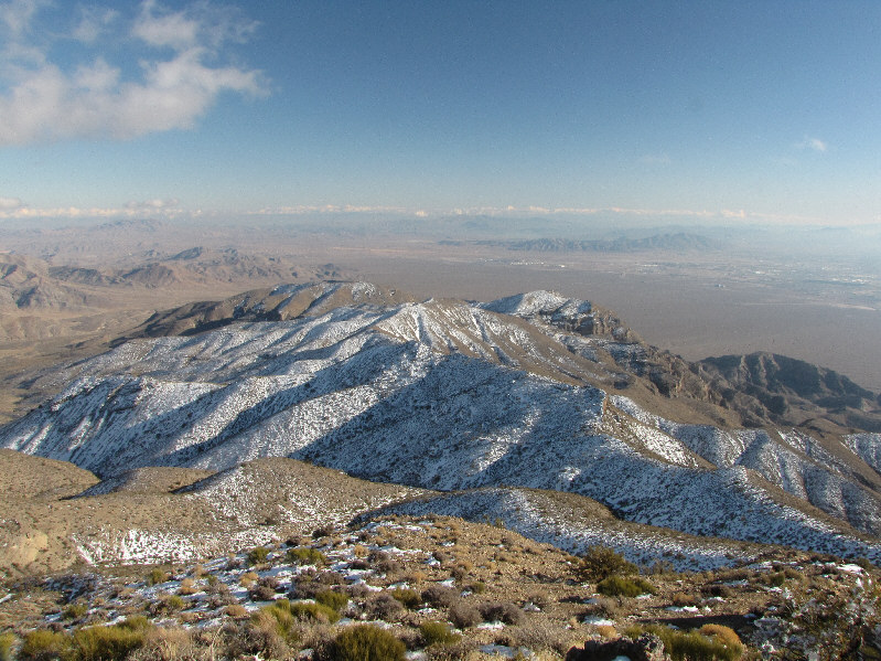 Lotsa unnamed ridges to walk on here!
