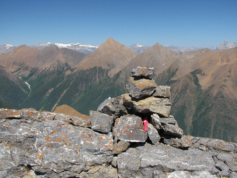 Probably the most pleasant summit weather I've had all year. I could have stayed longer...