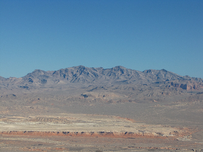 There's a whole lot of nothing between Lava Butte and the Muddy Mountains.