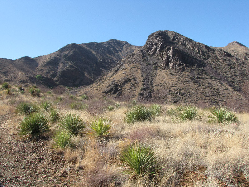 The road does not follow the ridge except near the top.