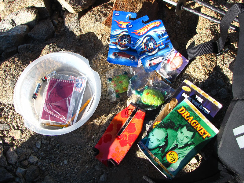 Say, isn't that Harry Morgan (from TV's M*A*S*H) on the cover of the "Dragnet" DVD?