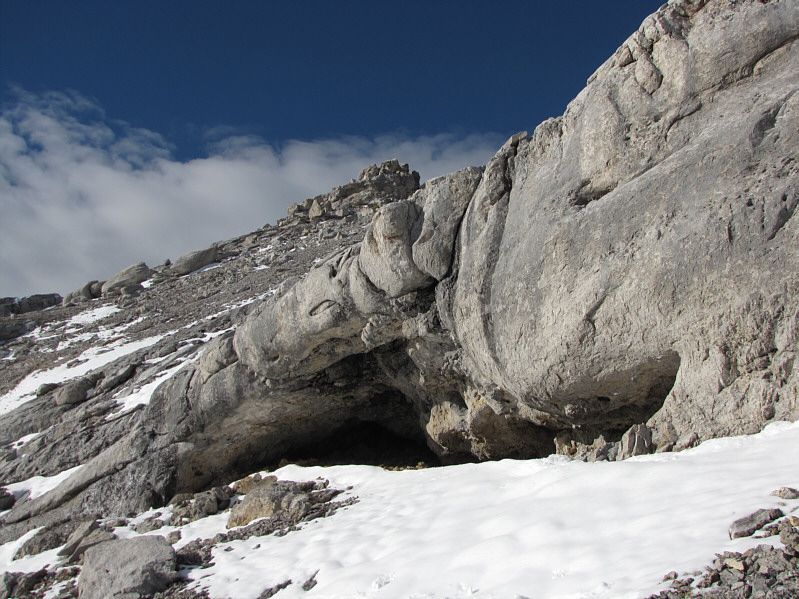 Might make a nice bivi site or emergency shelter...