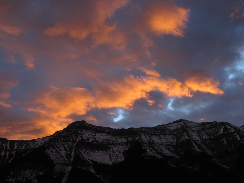 An uplifting moment on an otherwise dull hike out.