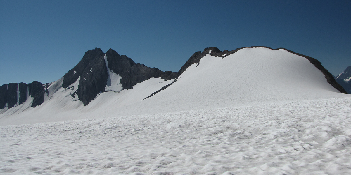 The hill on the right looks like it would be awesome for tobogganing!