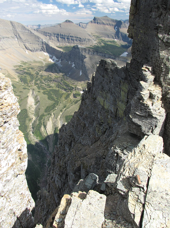 I climbed up the chute at bottom centre on my ascent but opted to find a less terrifying route on my descent.