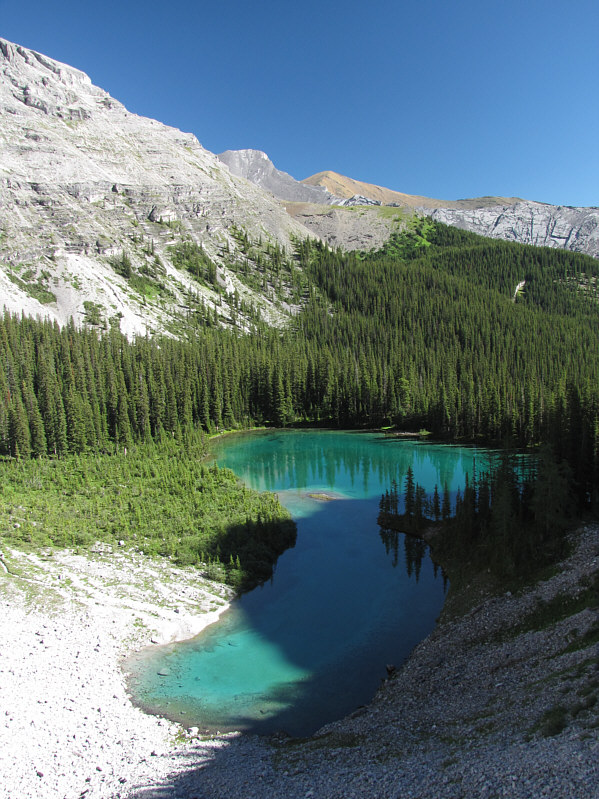 I would have considered jumping into this lake at the end of the day if we had more time!