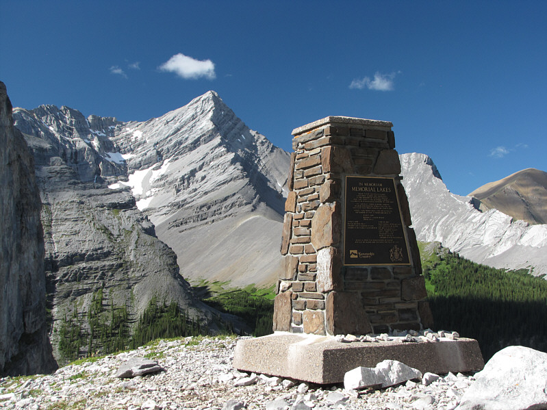 The monument honours 13 people who died in 3 separate airplane crashes all within the span of a week in June 1986.