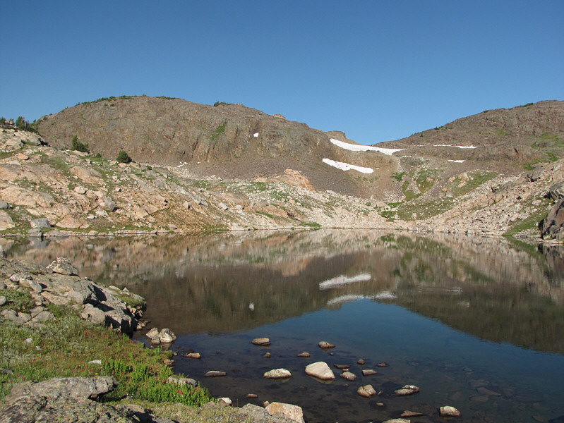 Lower Aero Lake is just beyond the ridge on the horizon.