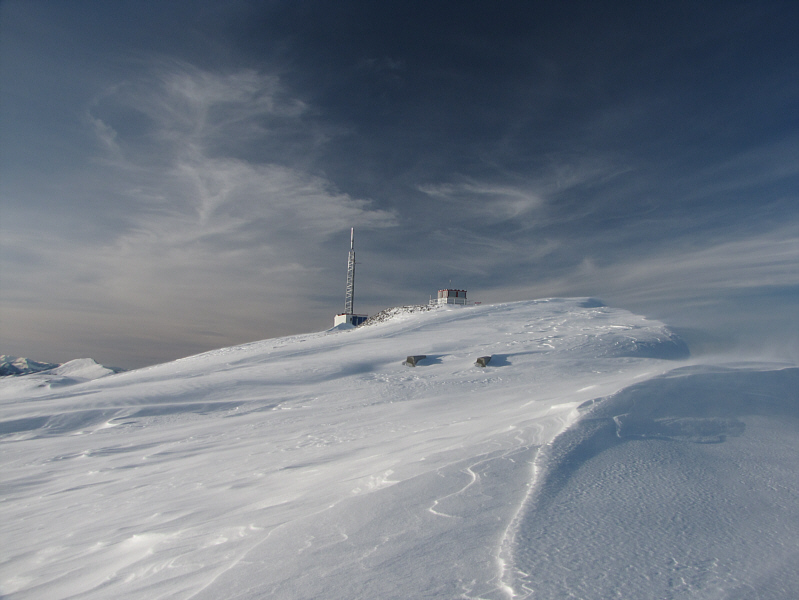 There was still some tough slogging through very deep snow between here and the buildings.