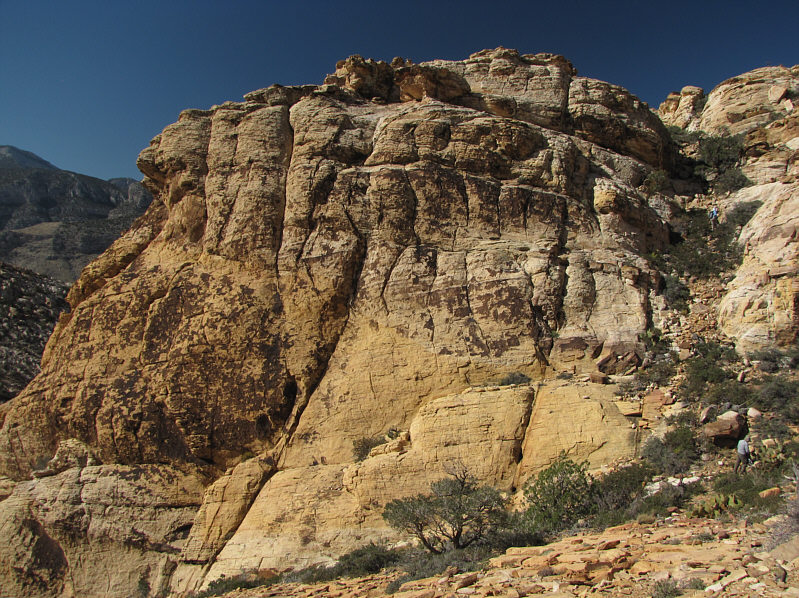 Watch out for the cacti near the foot of the gully.