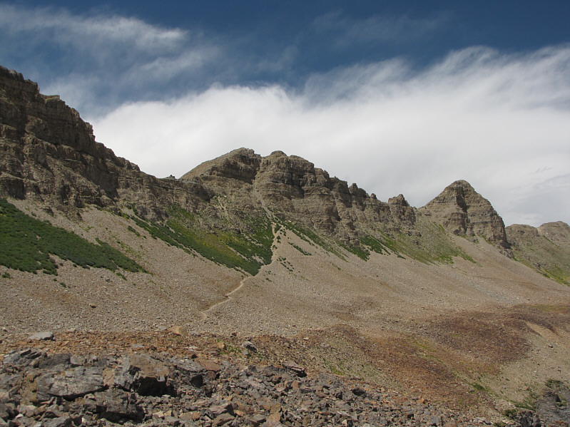 The last bit of trail before the junction is steep and very loose.