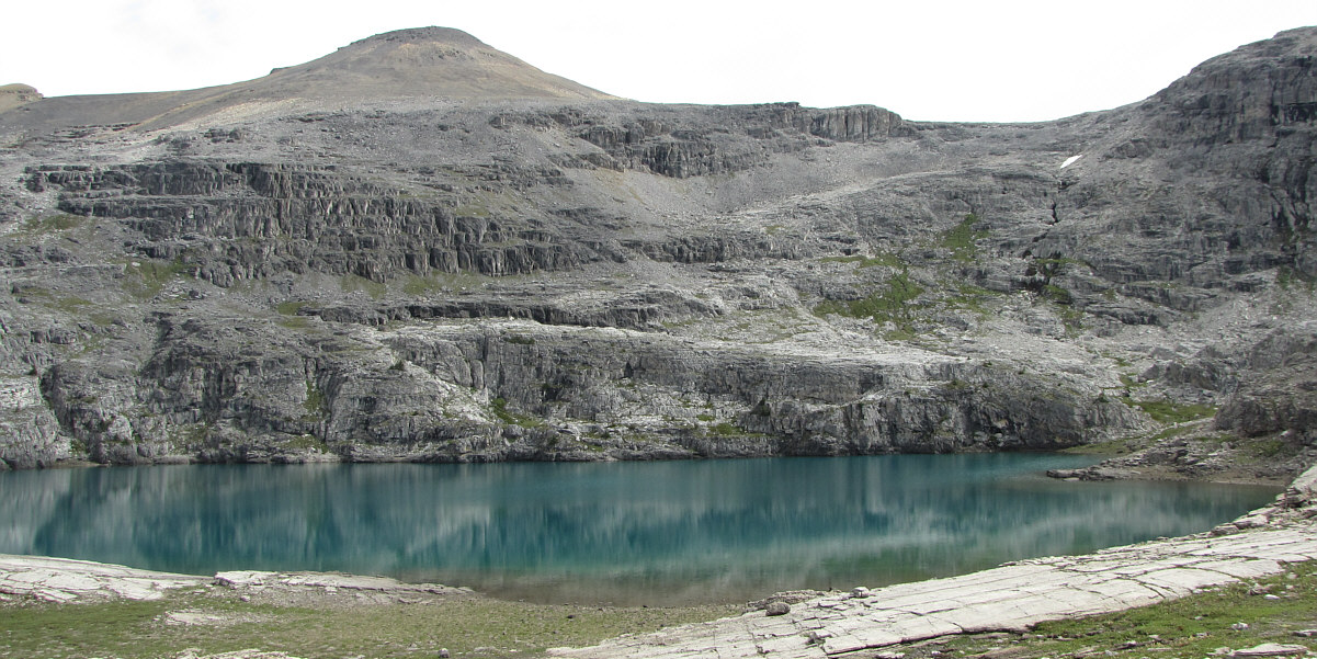 If they ever built an official trail up here, this place would be crawling with tourists!