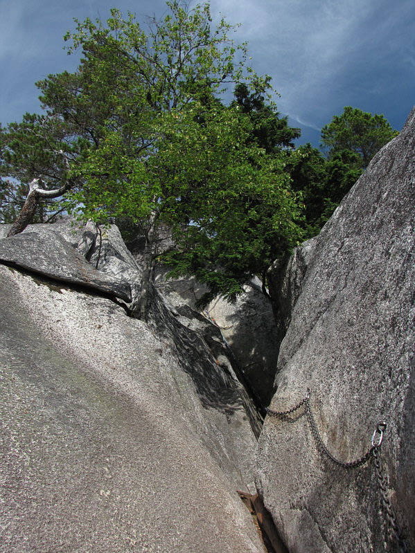Some hands-on scrambling required, chain or no chain!