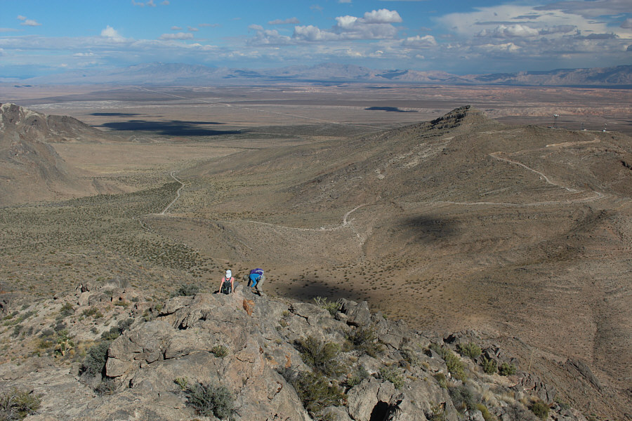 It's also possible to continue down the rest of the ridge near the crest.
