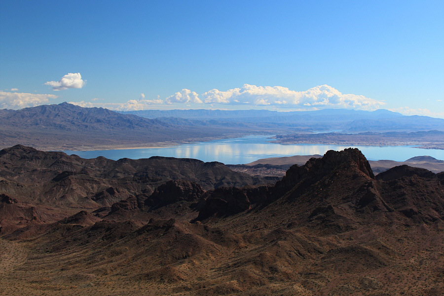 Wow. Lake Mead looks beautiful here.