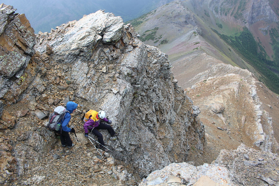 Lotsa loose rock here. Be careful!