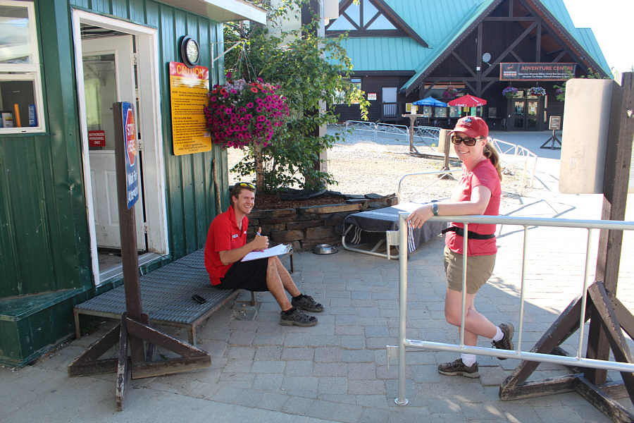 Uh no...that's a thumbs DOWN to your partner's ineptitude, buddy!