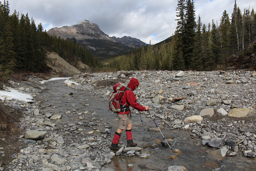 Zosia has her hood up just in case she falls in!
