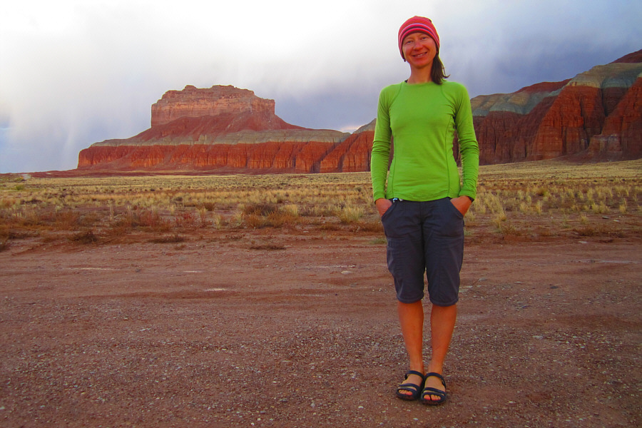 Why is she wearing a toque in the desert??