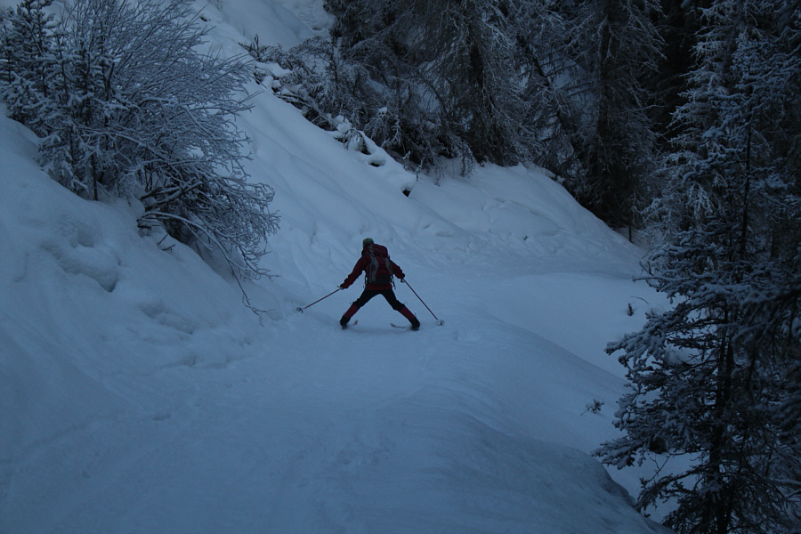 Some people may wanna take the skis off and walk here...