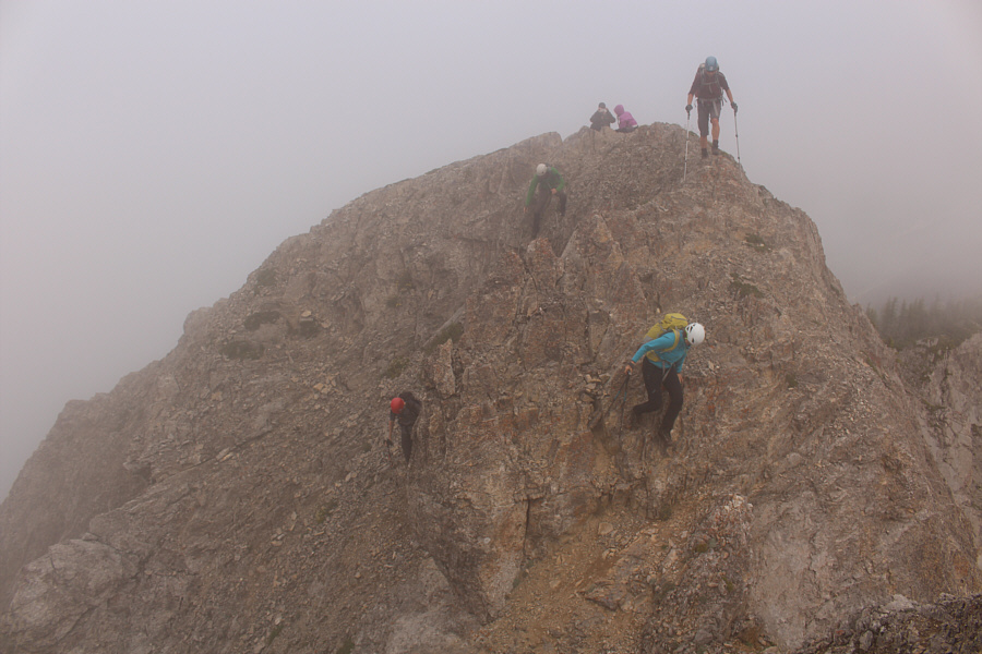 If the pinnacles aren't to your liking, it would be best to turn around here.