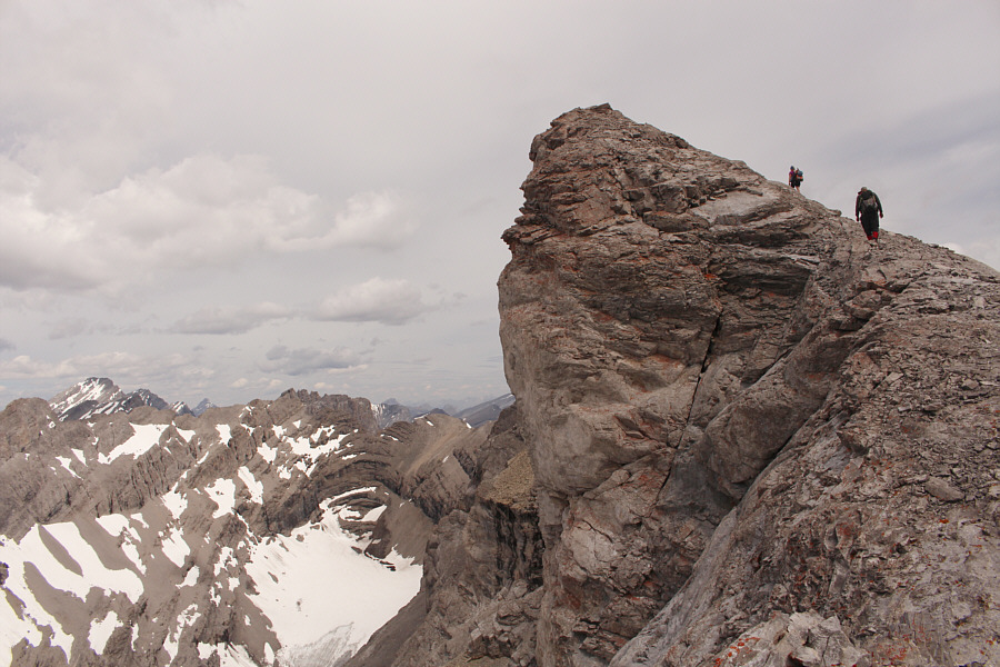 If you suffer from vertigo, you may want to give the left edge a wide berth...