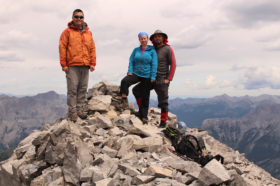 Amelie and Marko have the "Captain Morgan" pose perfected!