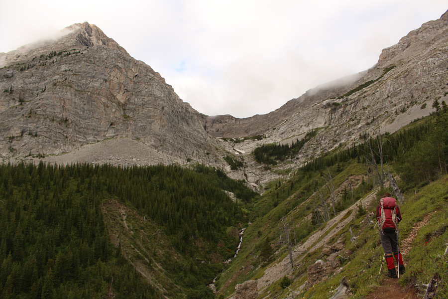 The trail to this point is also bloody steep!